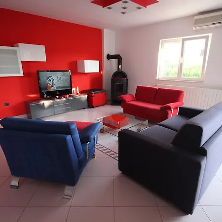 House Veli Vrh بيت للعطل *