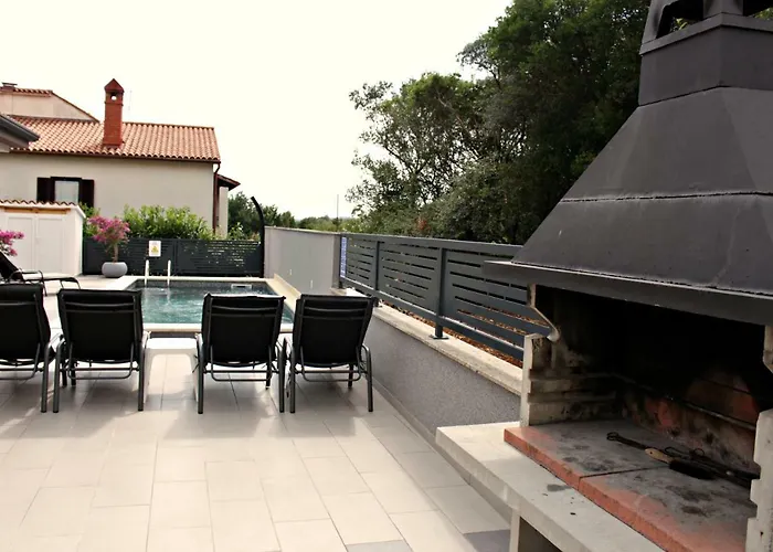 House Veli Vrh 펜션 풀라